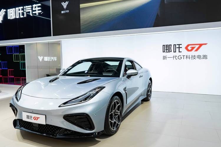 重庆綦江区福畅缘企业管理咨询哪吒汽车在智能汽车领域的表现，领途汽车在新能源汽车市场中的影响力